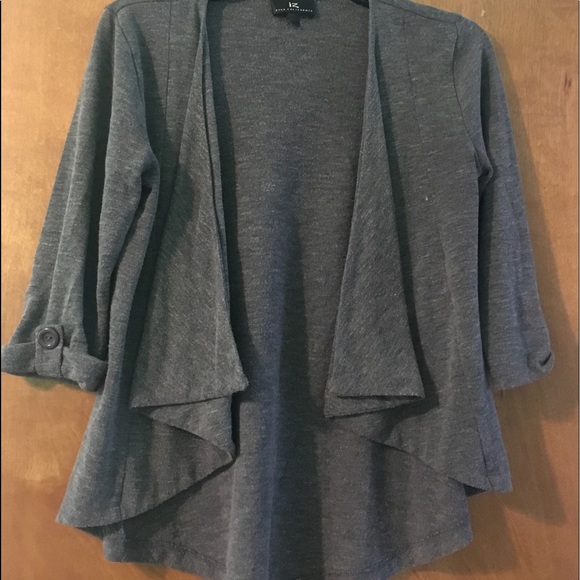 💕4 for $8💕Grey, half-sleeve Cardigan - Picture 1 of 1